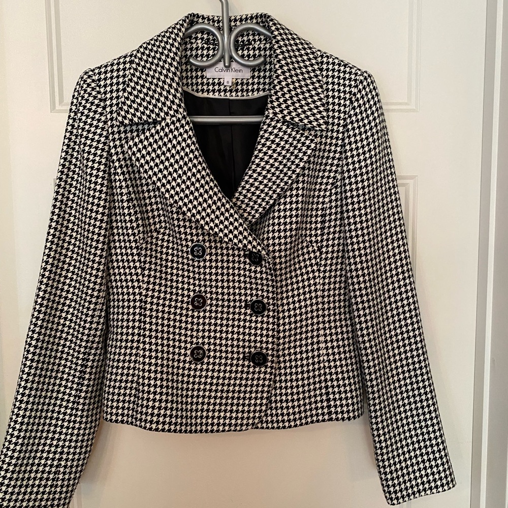 Calvin Klein suit jacket, veston, black and white with button size 6